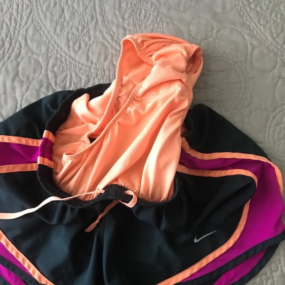 Activewear outfit 💗🧡 - Picture 4 of 11
